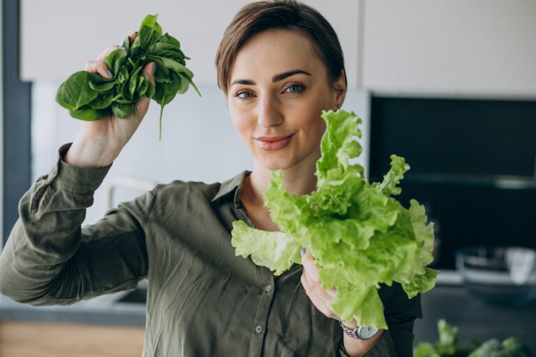Green leafy vegetables that help balance women's hormones